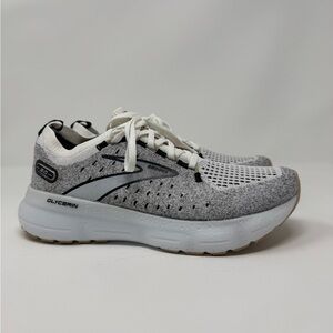 Brooks Glycerin 20, less than 2 miles on these.